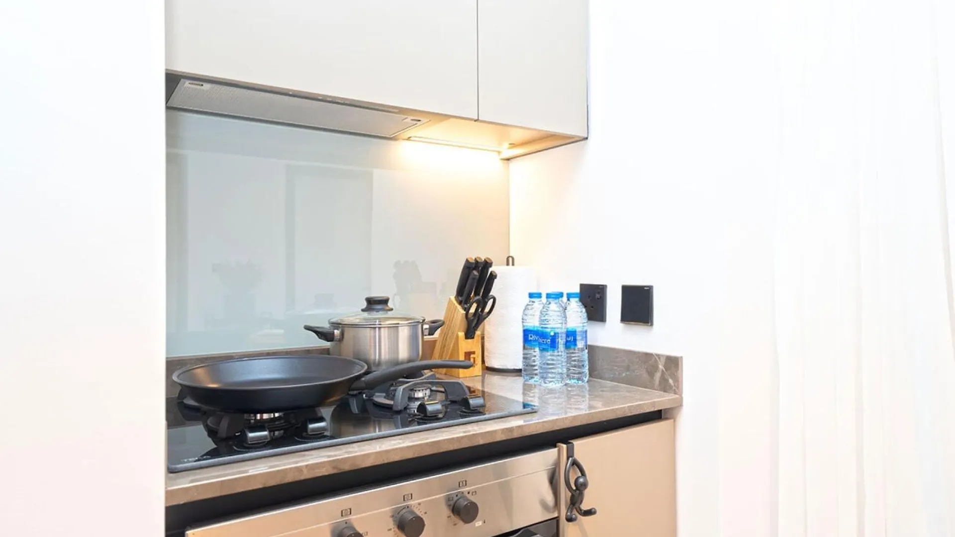 Easygo - Northside Tower 2 Canal View Dubaj Apartament
