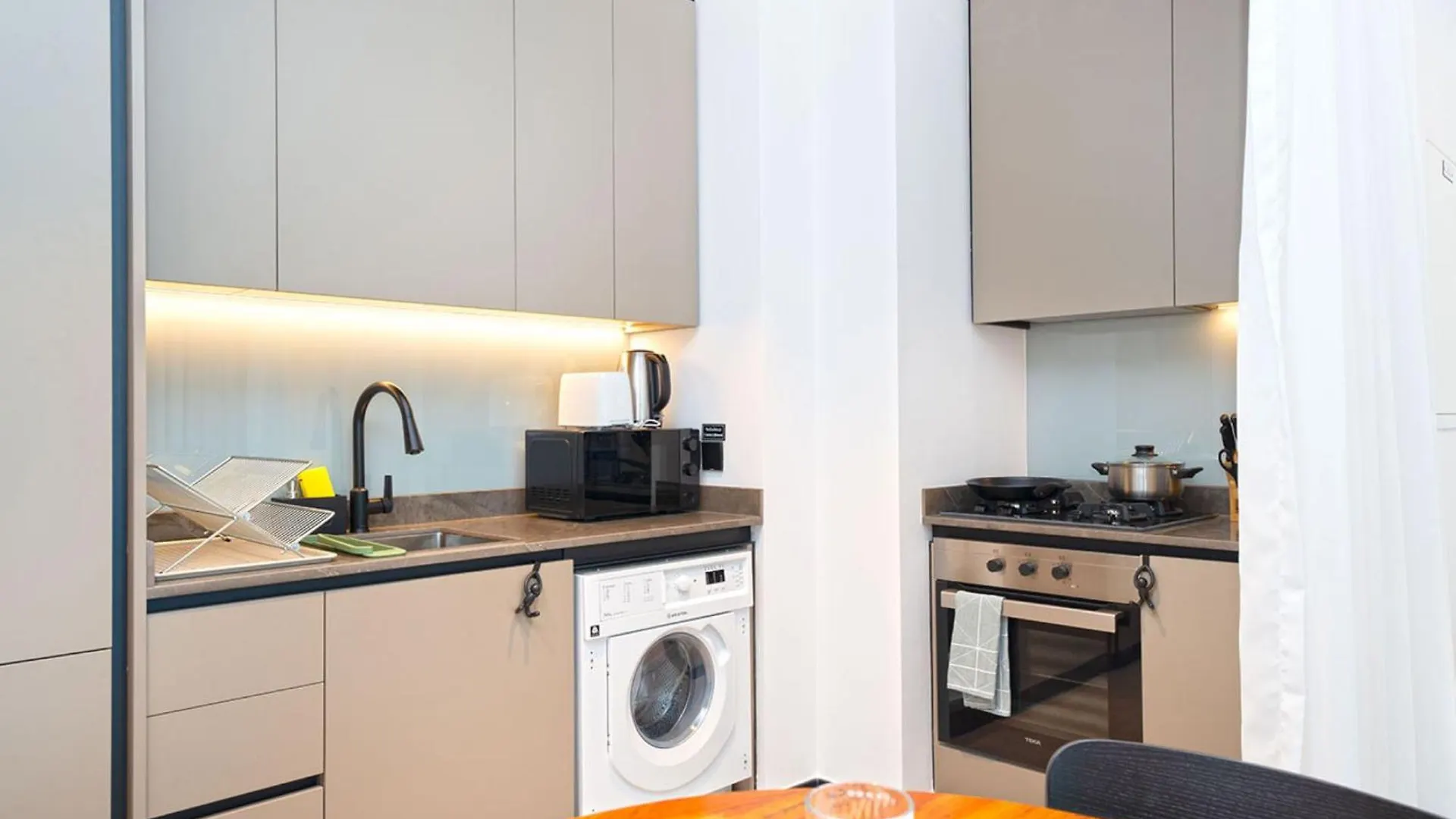 Easygo - Northside Tower 2 Canal View Dubai